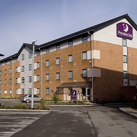 Premier Inn Manchester West Didsbury ภายนอก รูปภาพ