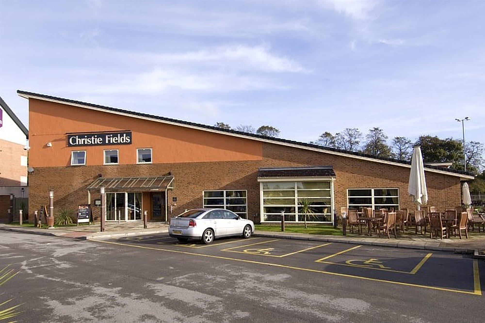 Premier Inn Manchester West Didsbury ภายนอก รูปภาพ